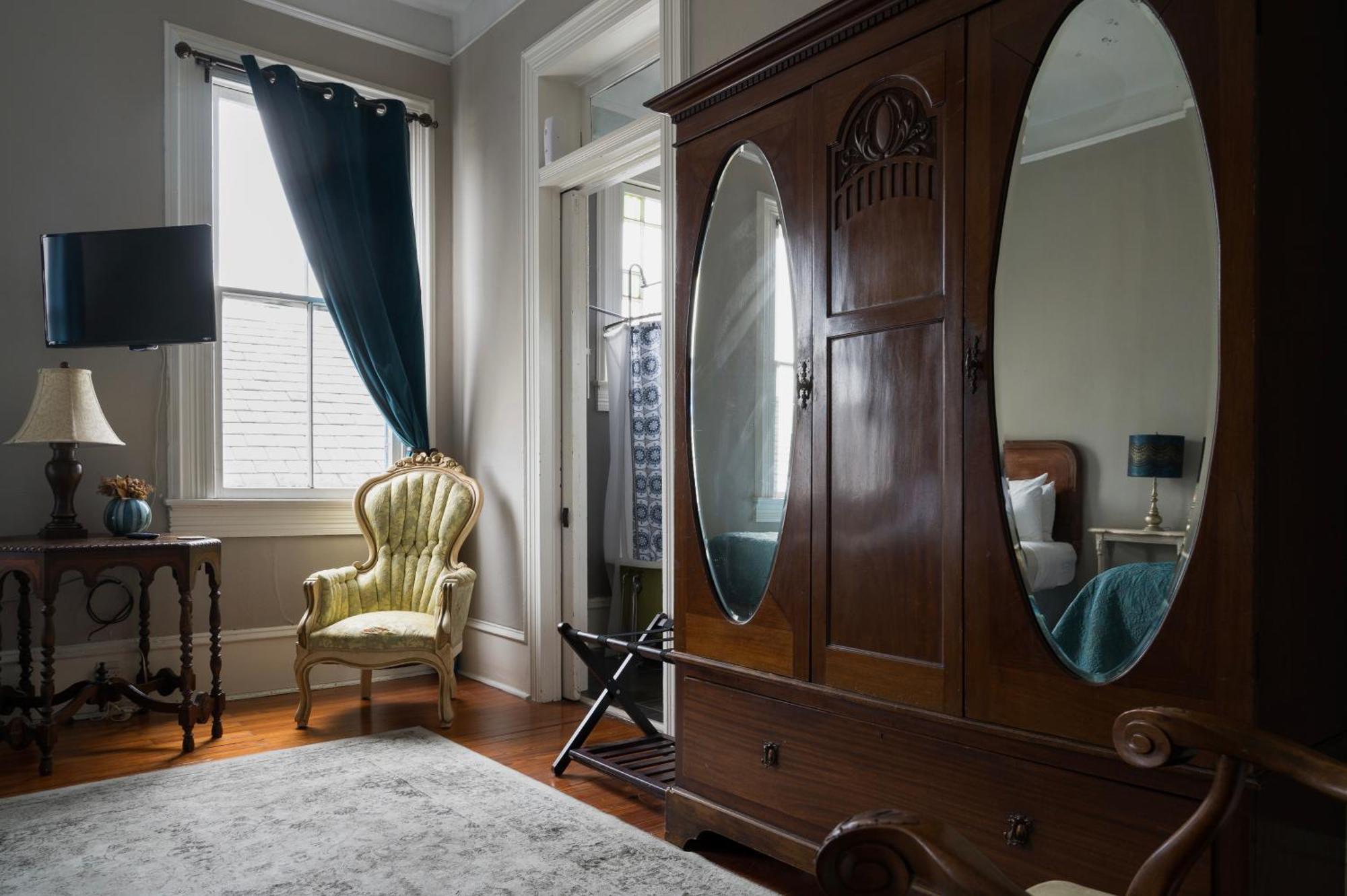 The Dragonfly Treme Guest House Ню Орлиънс Екстериор снимка